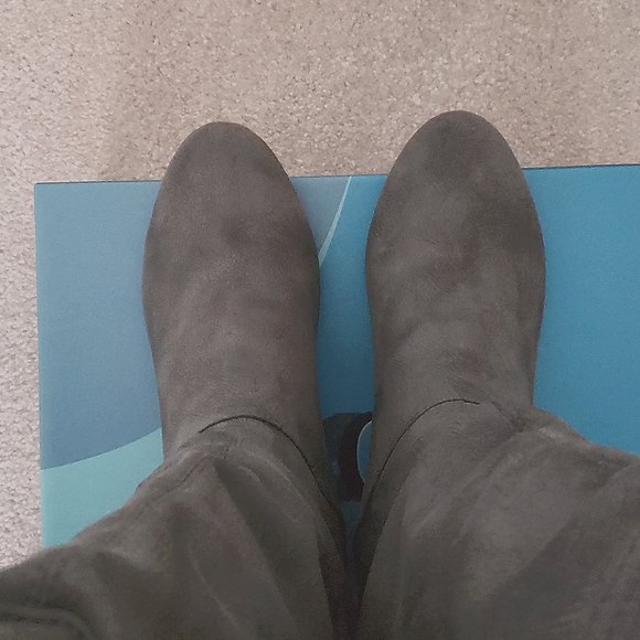 NEW w/box White Mountain Tall Suede Boots - Picture 5 of 6